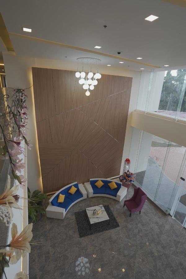 Winrich Hotel Mactan Luaran gambar